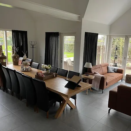 Bij De Buuren Πανσιόν