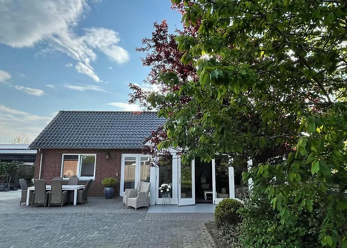 Bij De Buuren Guest house
