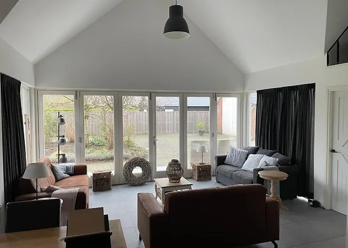 Bij De Buuren Guest house 4*