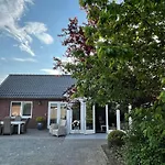 Bij De Buuren Penzion