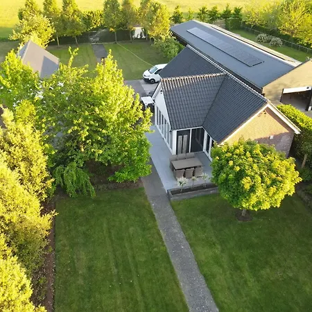 Bij De Buuren Pensionat 4*