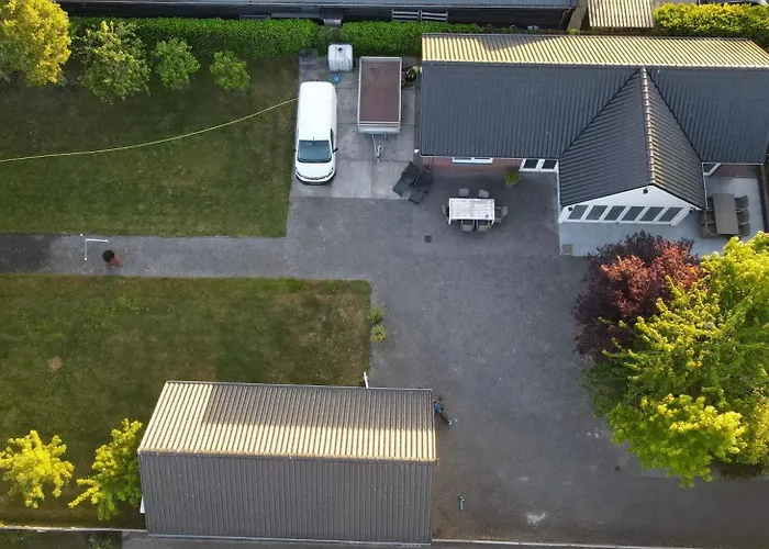 Bij De Buuren Gasthuis 4*